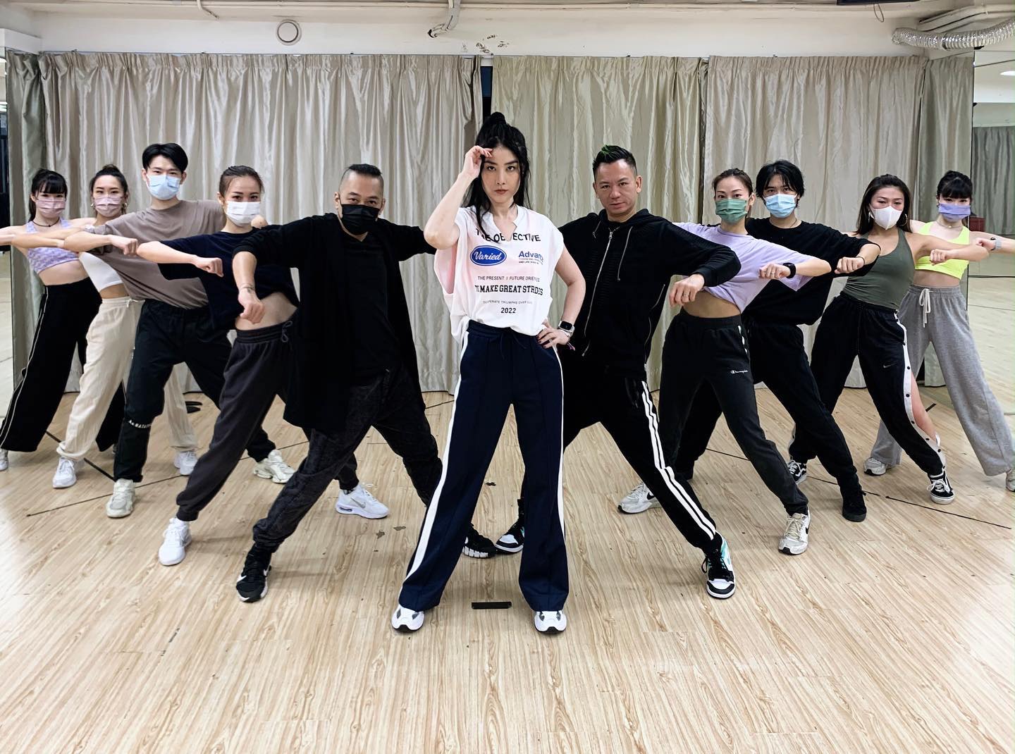 张松枝晒23年前MV旧照 陈慧琳自侃“我们吃了防腐剂”