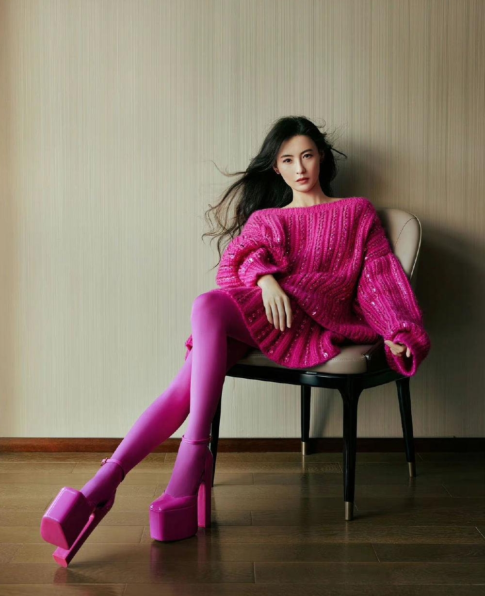 张柏芝直播带货刷脸吸6千万  网酸：普通话都说不好