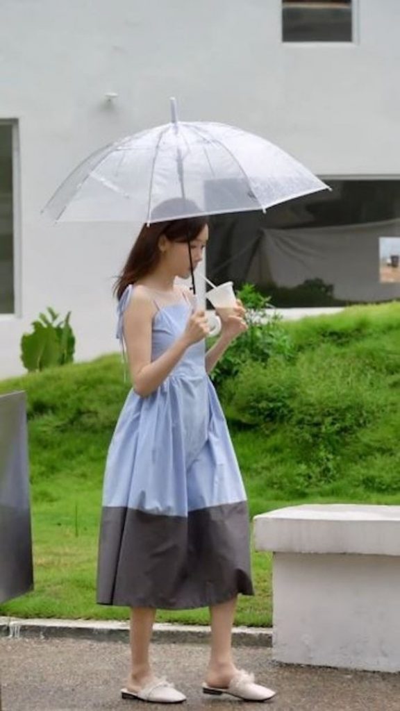 怀第3胎? 杨思琦松身裙飘孕味