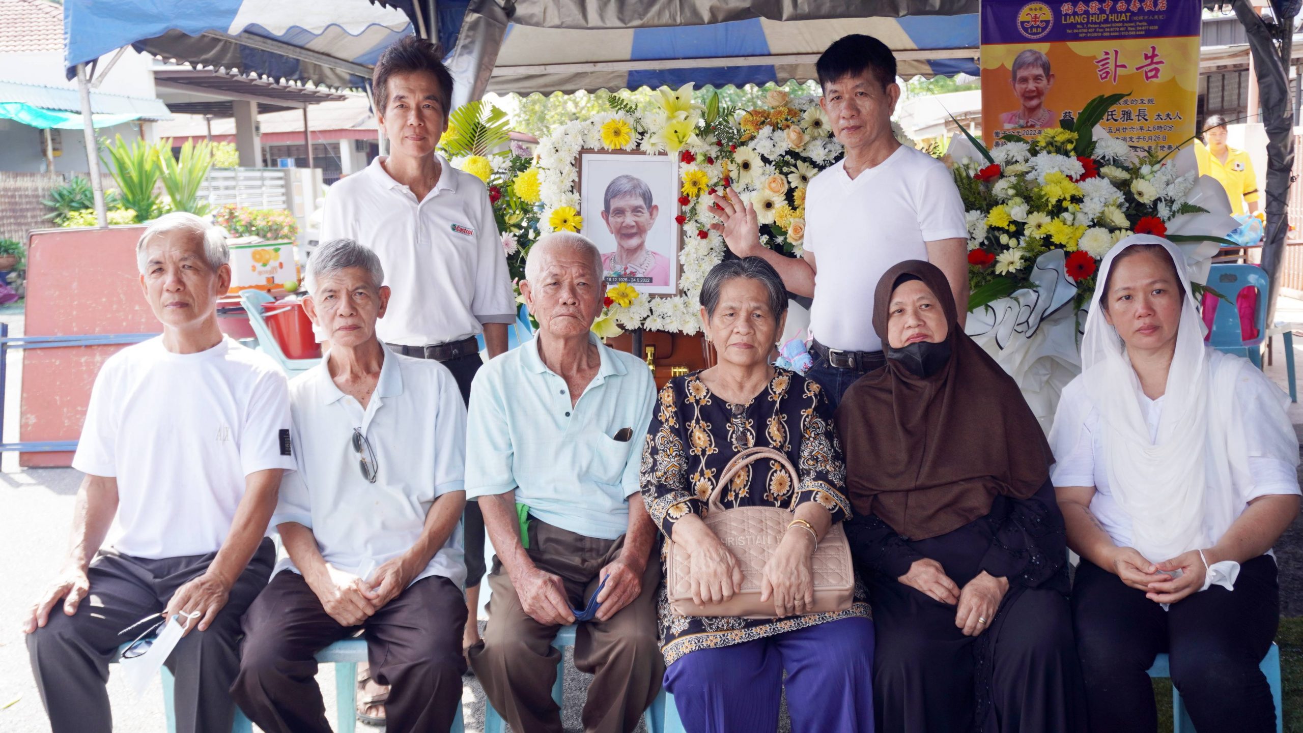 兄弟姐妹7人集齐五大宗教同一屋簷下