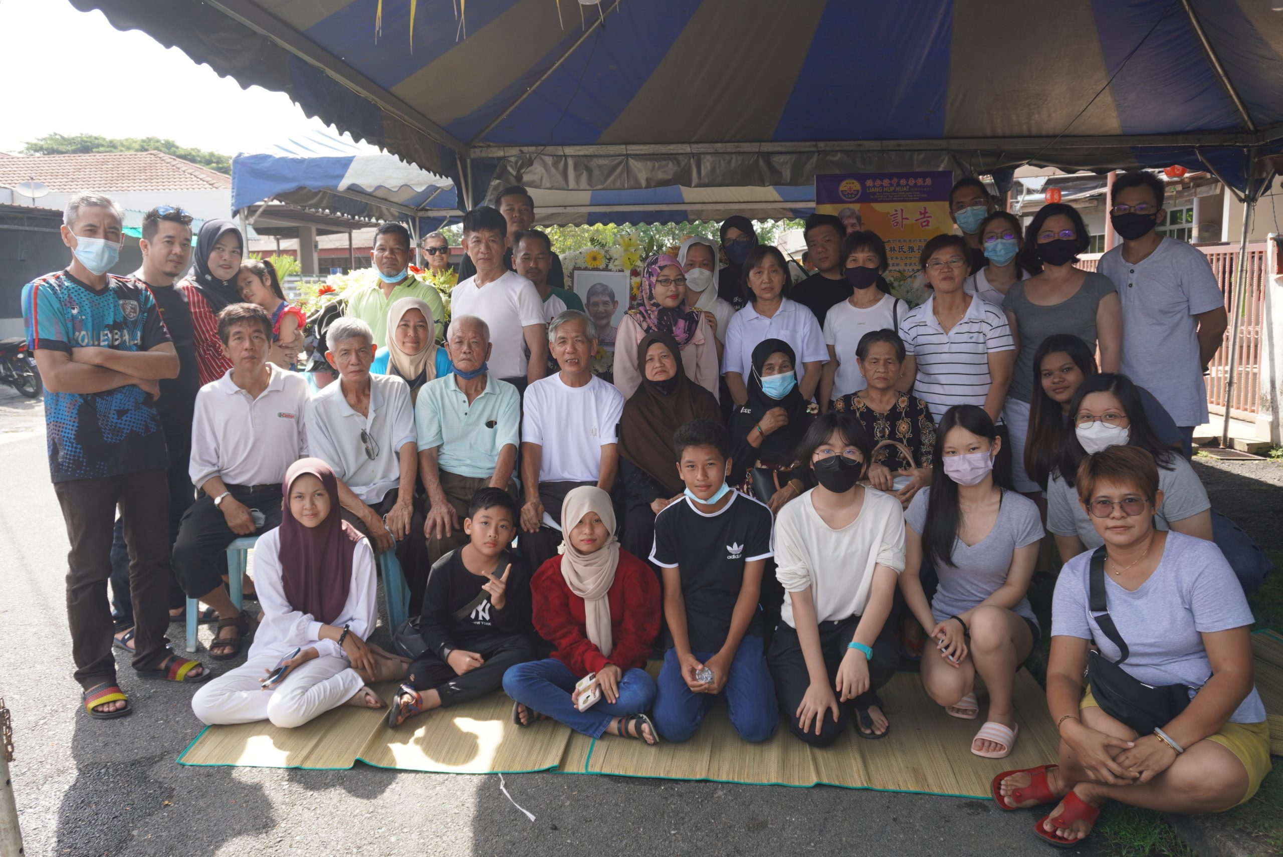 兄弟姐妹7人集齐五大宗教同一屋簷下