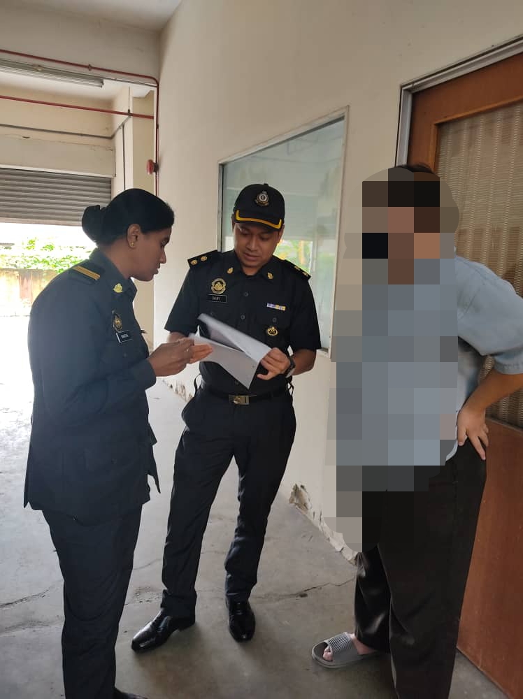 批发蛋商擅收每托60仙处理费遭查