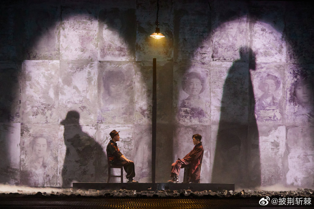 披荆斩棘2丨张智霖陈小春含泪剃头 网狠批过份煽情做作