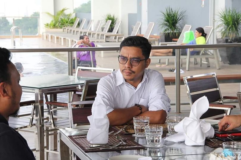 抱为教育斗争初心 网红教师:“勿拖我上政治舞台”