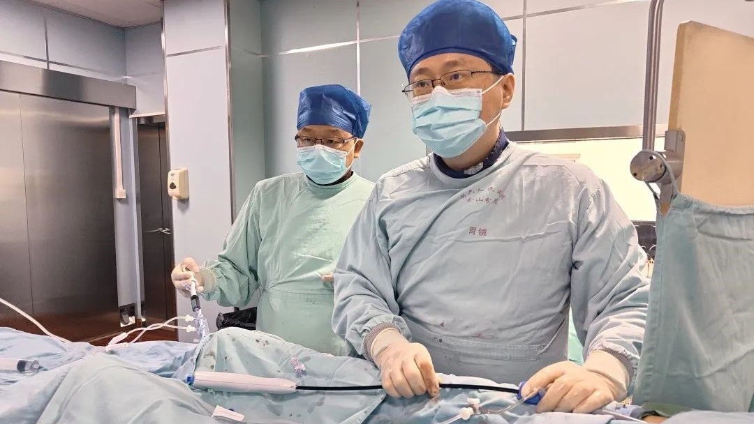 拼盘/全球体积最细心脏起搏器 上海八旬患者手术植入即日可下床