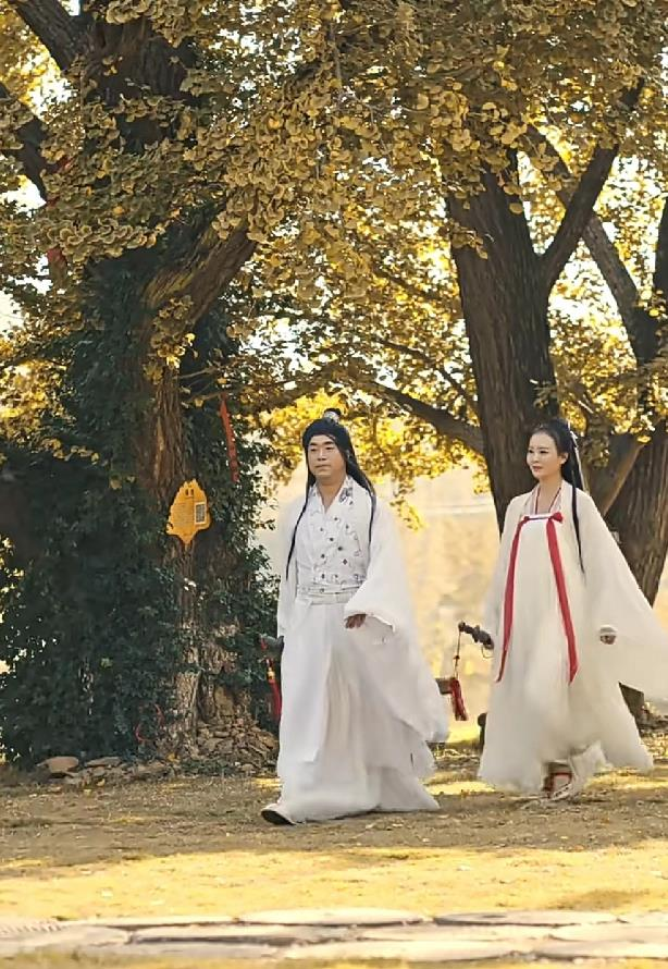 拼盘/文旅局长出演景区宣传片 被笑辣眼“体宽不洒脱”