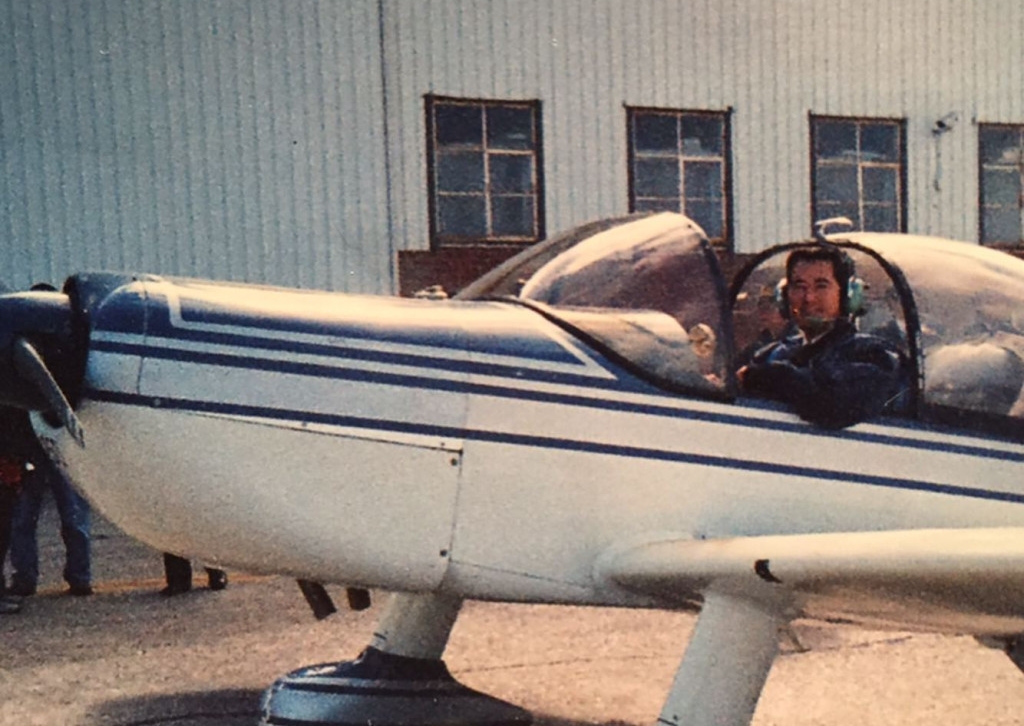 显赫家世吓坏网 邓梓峰“全家福”遭恶搞