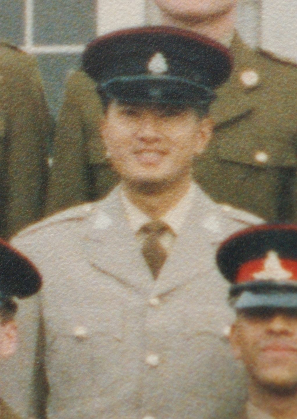 显赫家世吓坏网 邓梓峰“全家福”遭恶搞