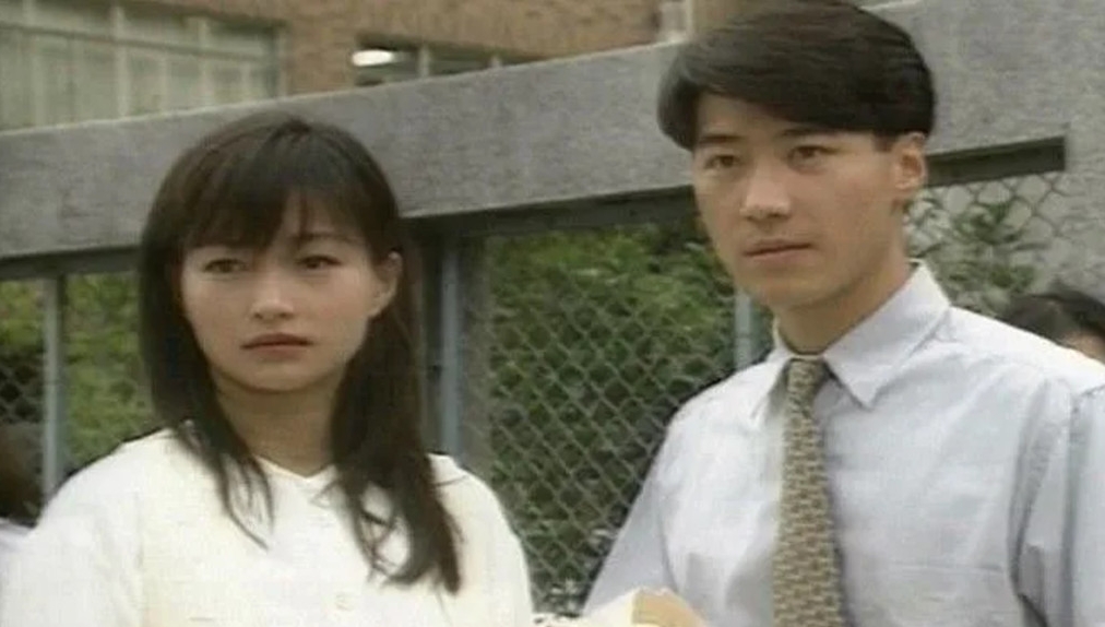 晒素颜照惹热议 李绮虹:我不是太有钱