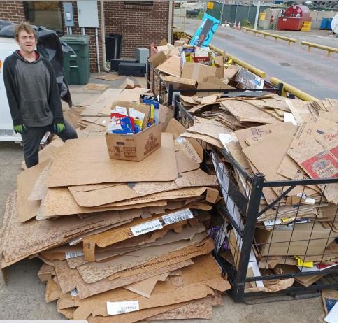 暖势力 自闭男疫下创业 回收纸箱闯出名堂