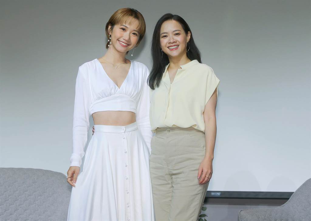 曾志伟贺吻大马辣模挨批 曾宝仪大方夸赞:她很漂亮