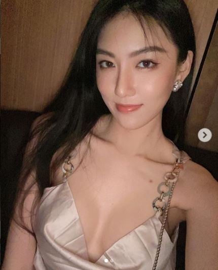 曾志伟贺吻大马辣模挨批 曾宝仪大方夸赞:她很漂亮