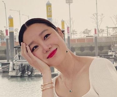 最丑星二代逆袭成女神 网惊呆：打脸了