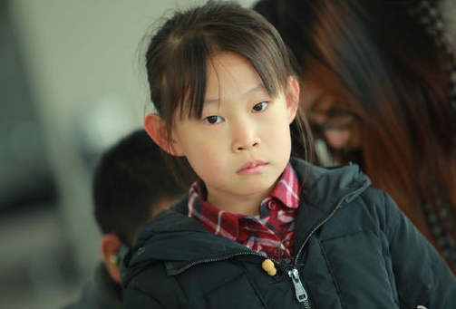 最丑星二代逆袭成女神 网惊呆：打脸了