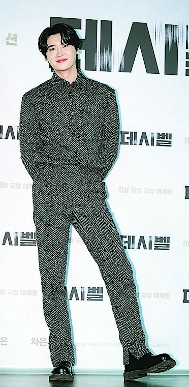 李锺硕严重走样？  脸浑圆双下巴尽现