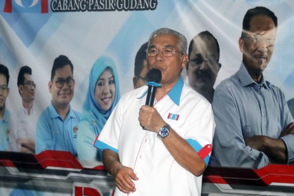 柔:封面:【大选风起了】:特稿:希盟柔佛州布局求稳,公正党“尊严议席”候选人未明朗