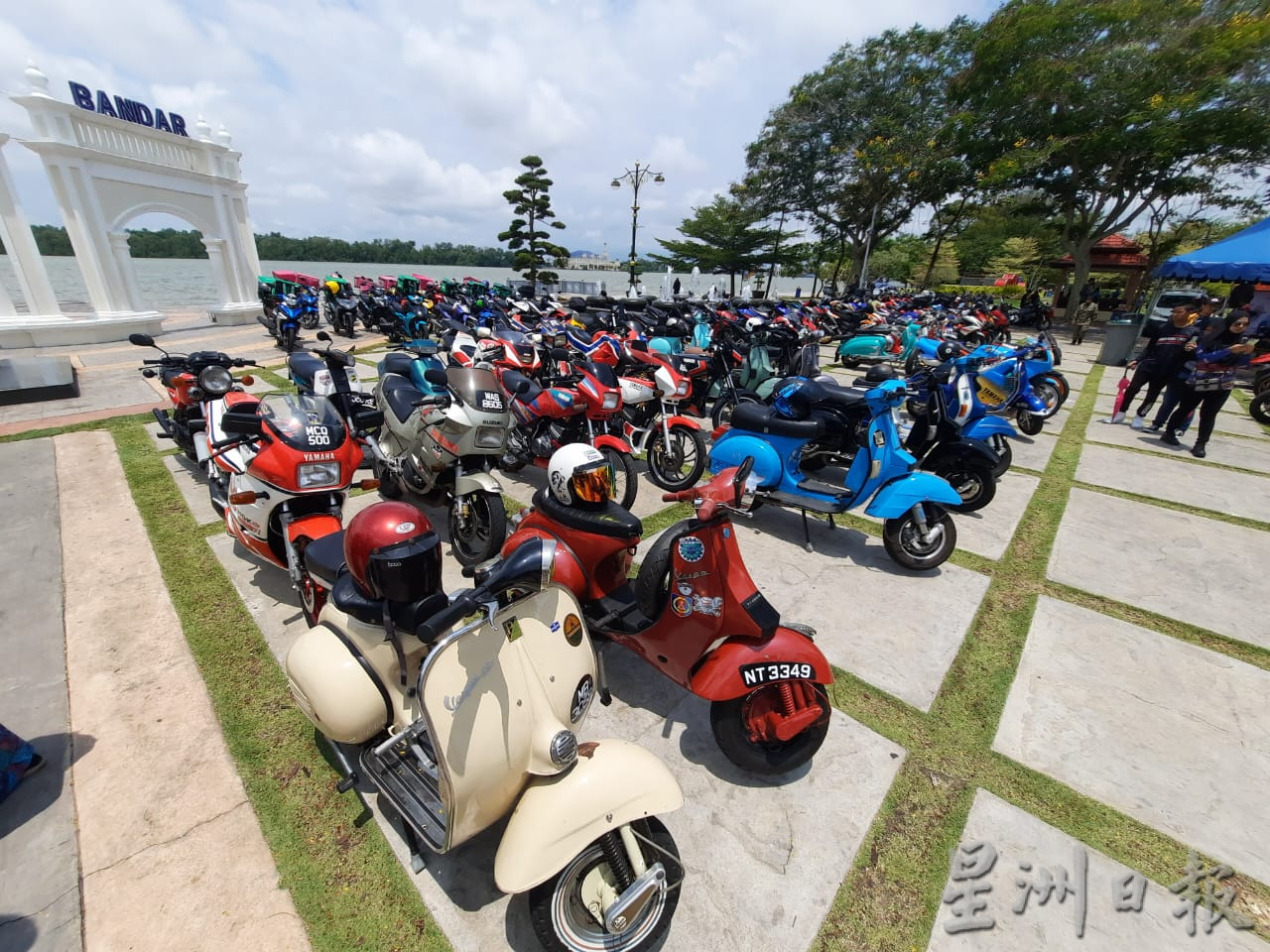 柔:新闻:警方+重型摩托车亲善之旅 麻黄金丹绒闹哄哄