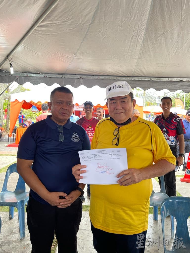 柔:新闻:警方+重型摩托车亲善之旅 麻黄金丹绒闹哄哄