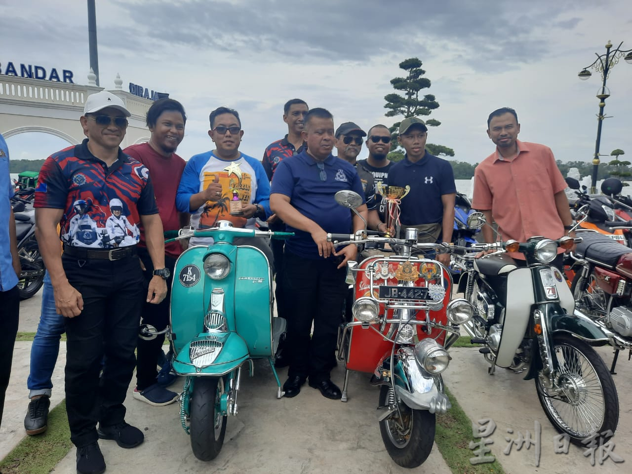 柔:新闻:警方+重型摩托车亲善之旅 麻黄金丹绒闹哄哄