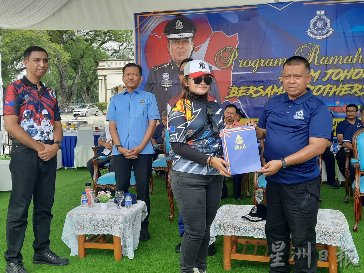 柔:新闻:警方+重型摩托车亲善之旅 麻黄金丹绒闹哄哄