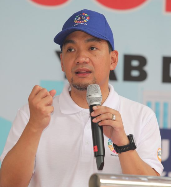 柔：柔大臣：拥大马马尔代夫美誉  丰盛港群岛发展潜力大