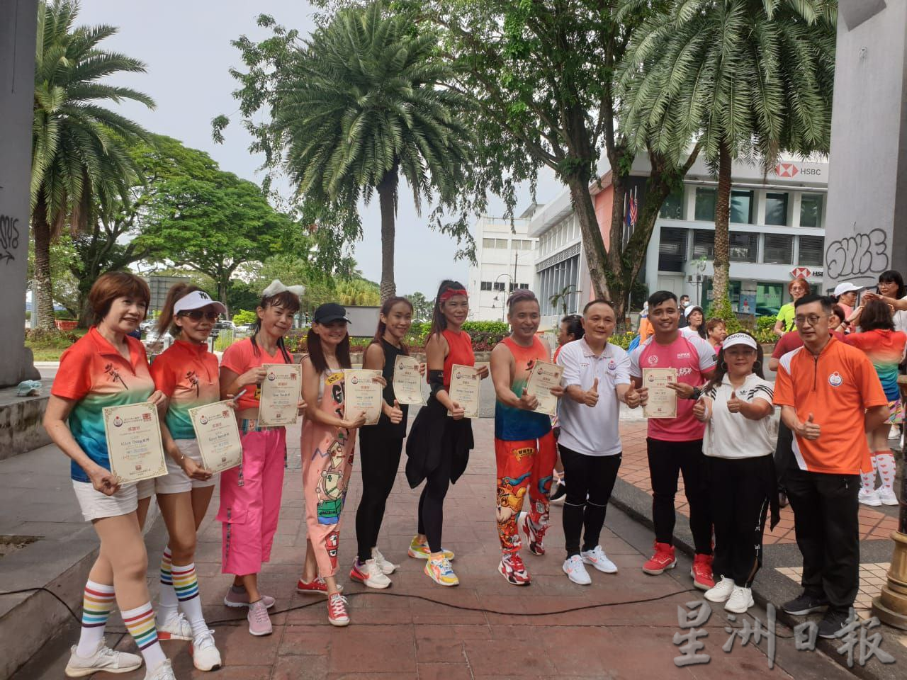 柔:舞出老街新风范 ,8老师带领250学员FUN转老街