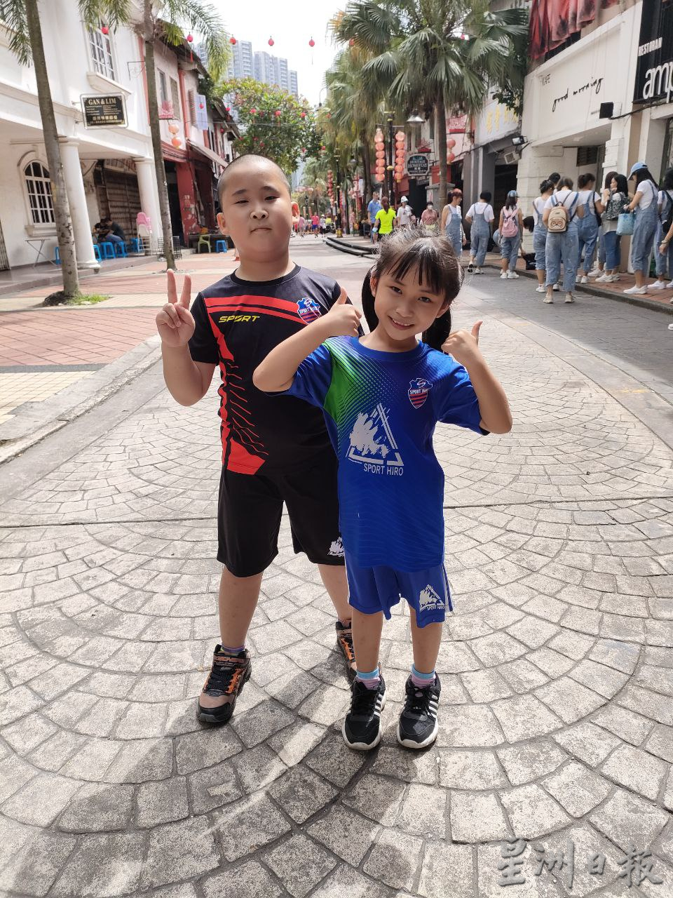 柔:舞出老街新风范 ,8老师带领250学员FUN转老街