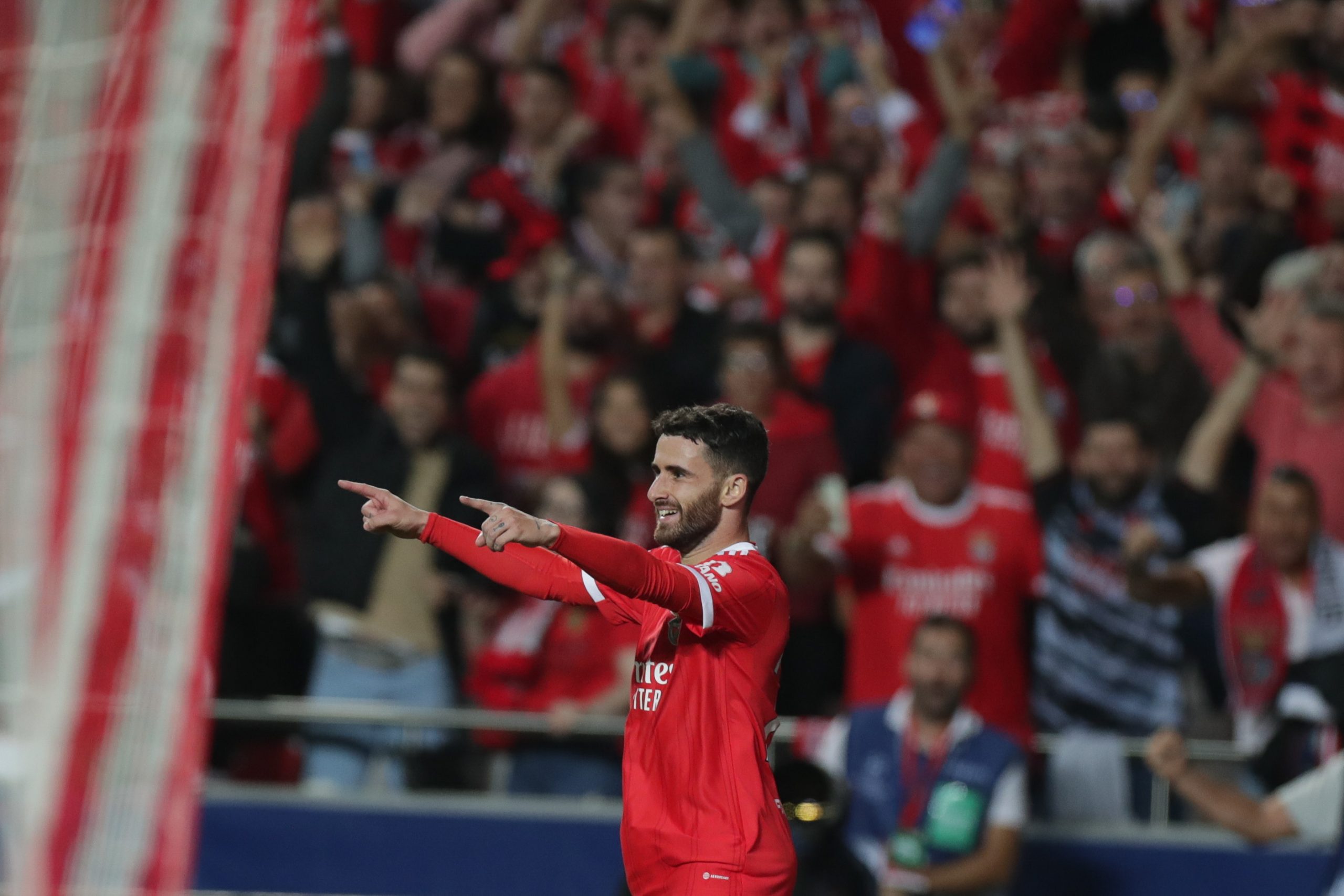 欧冠杯| 3比4负宾菲加（5轮只拿3分）  祖云9年来首次小组出局