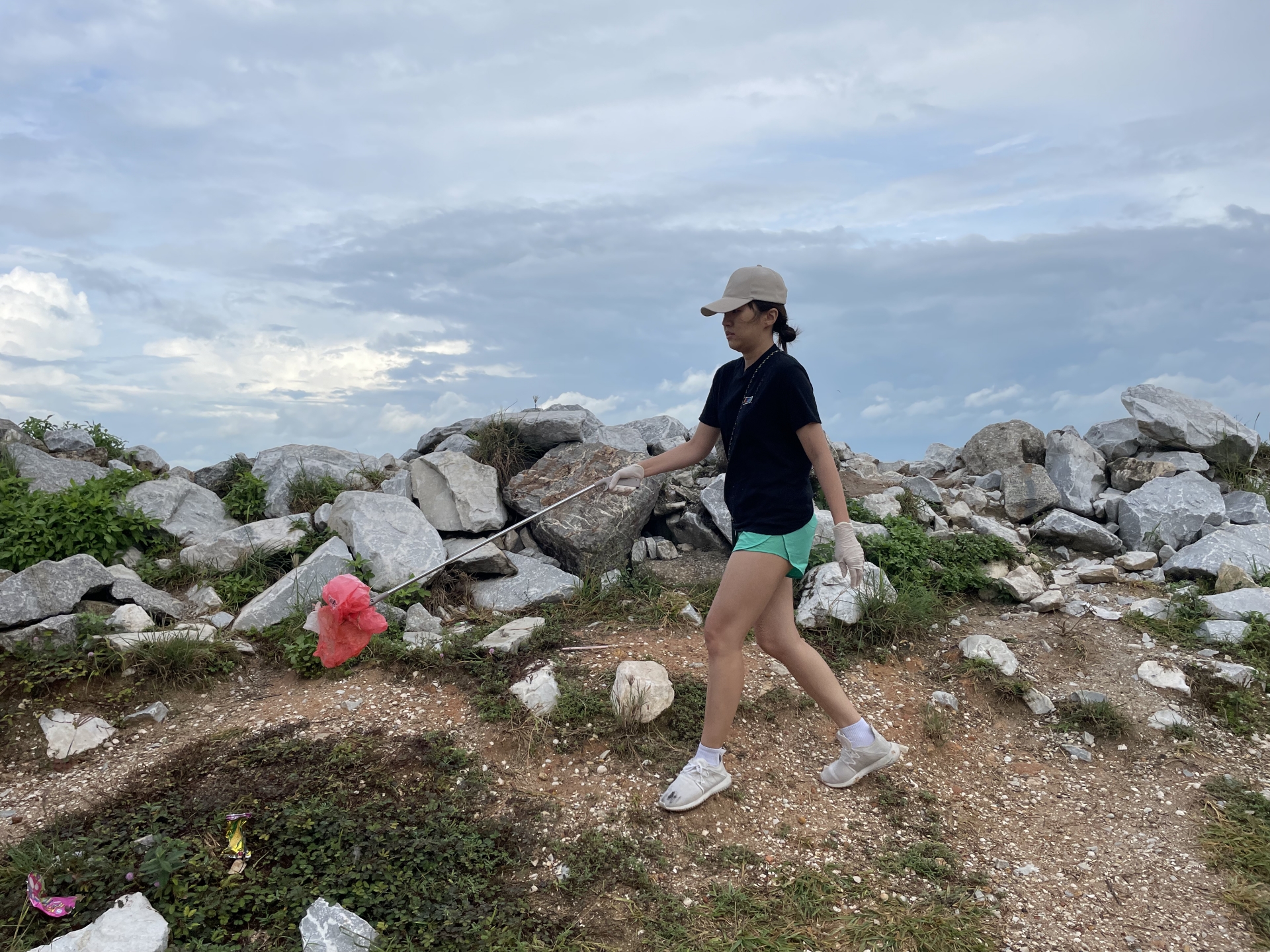 每日一小步｜云镁鑫拯救食物  温慧茵海边净滩