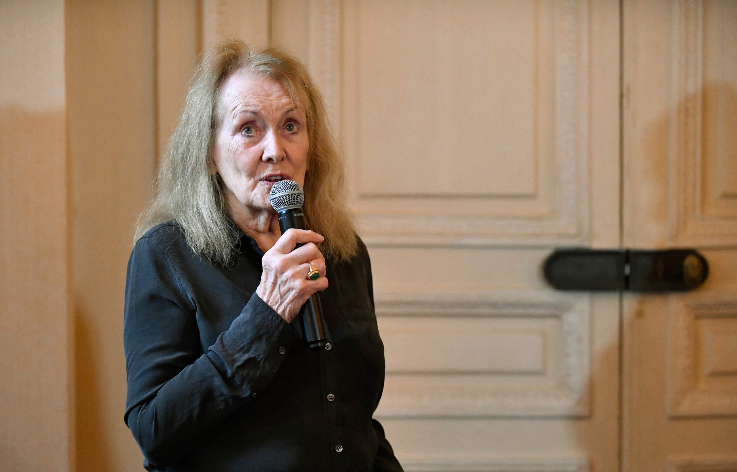 法国诺贝尔文学奖得主 号召民众抗议高通胀