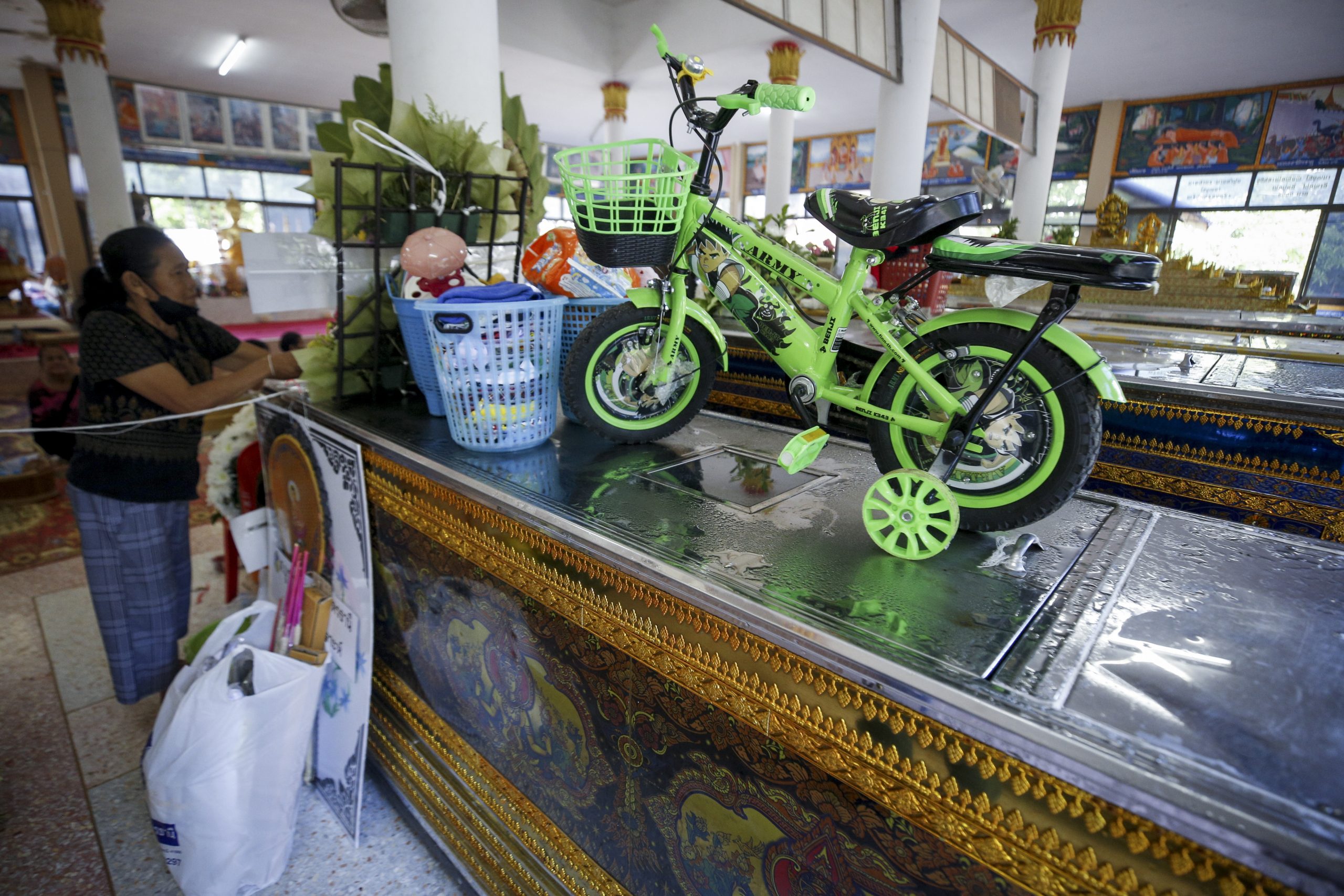 泰国托儿所屠杀案∕三童生还 一男童头中2枪幸存