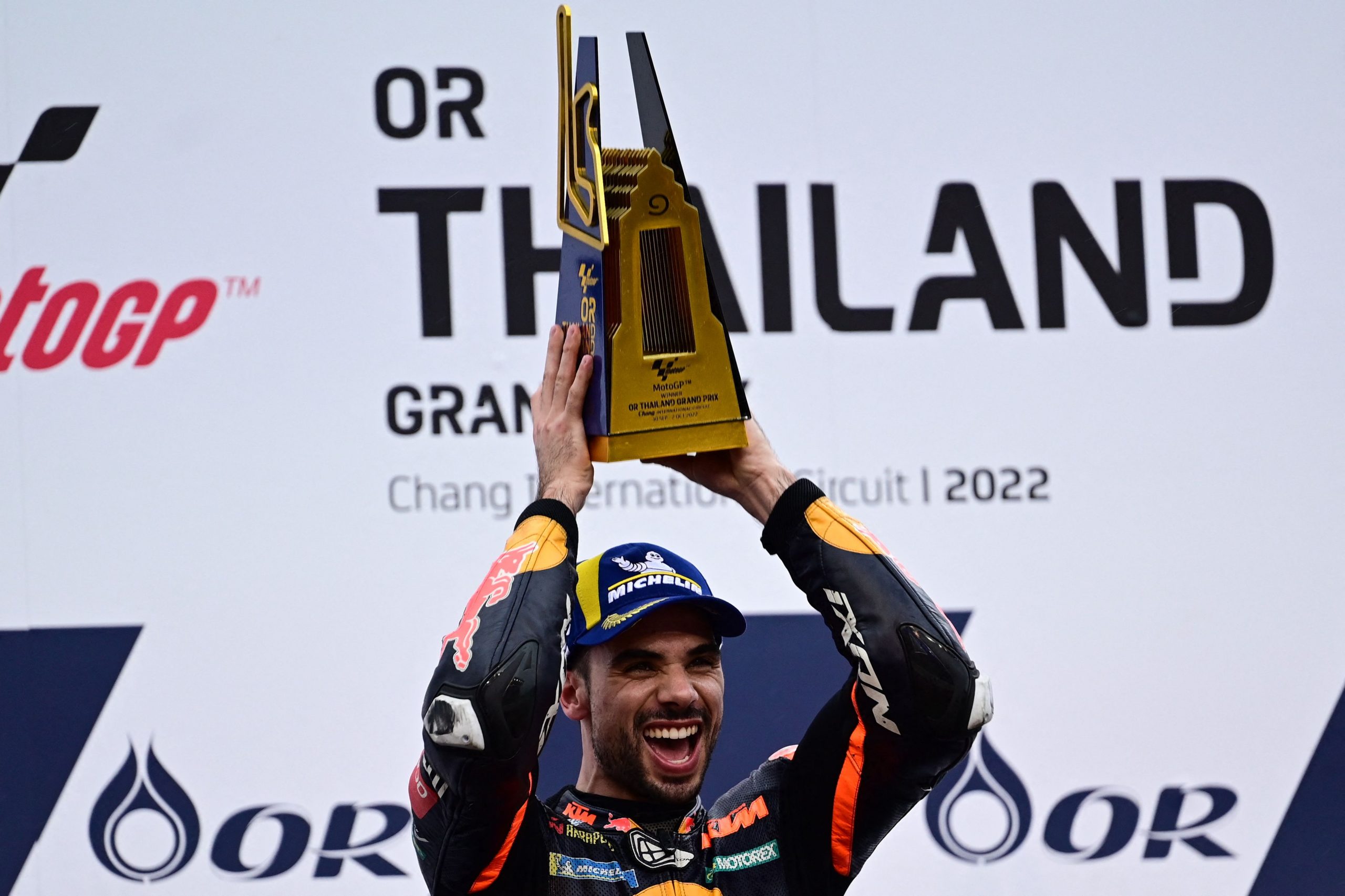 泰国站MotoGP|大雨展延无碍勇态 奥利维拉夺本季第2冠