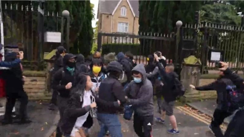 港人曼彻斯特中国领馆外抗议遭殴打 英警方调查