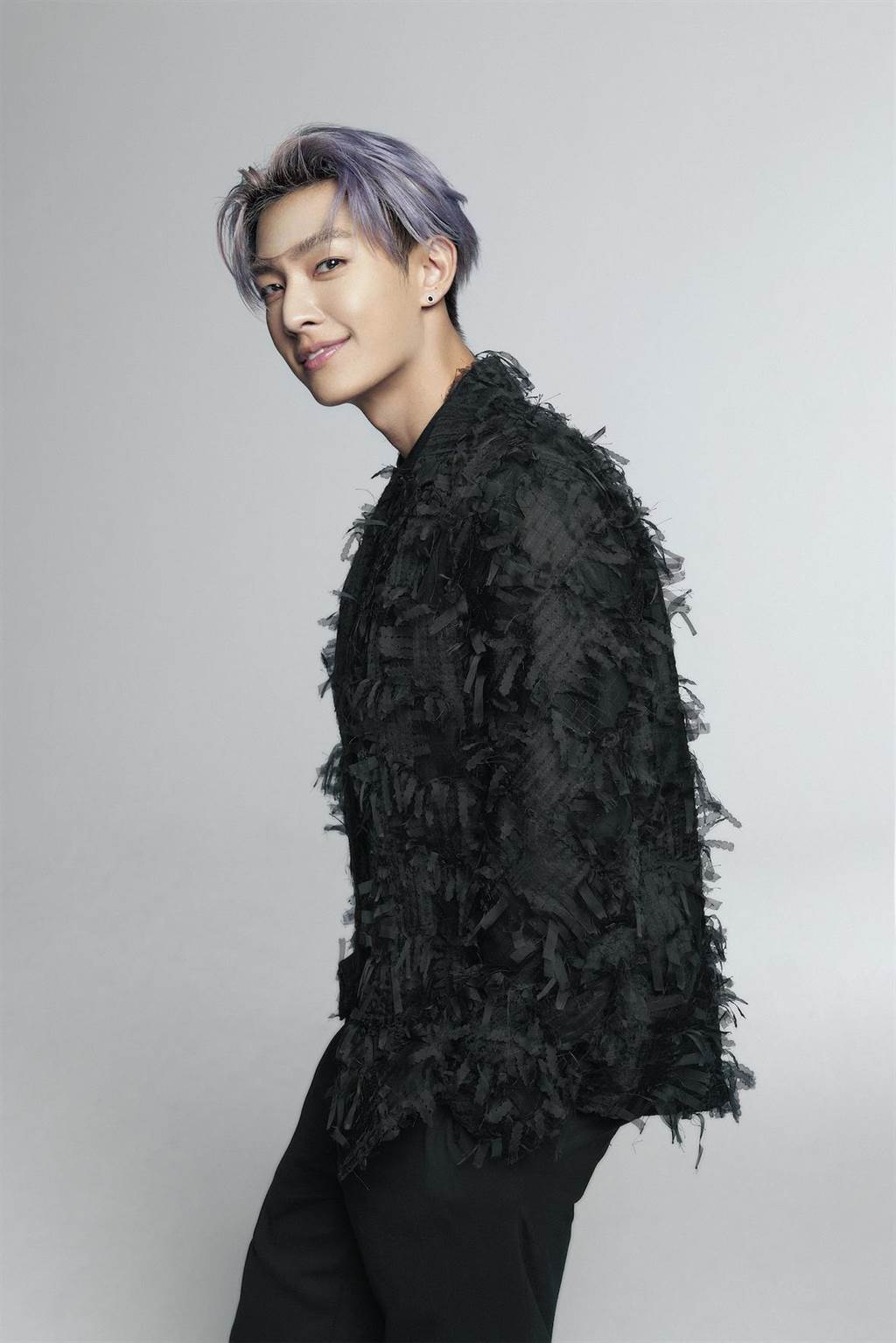 炎亚纶获选十大杰出青年 笑喊像夺下金钟一样开心