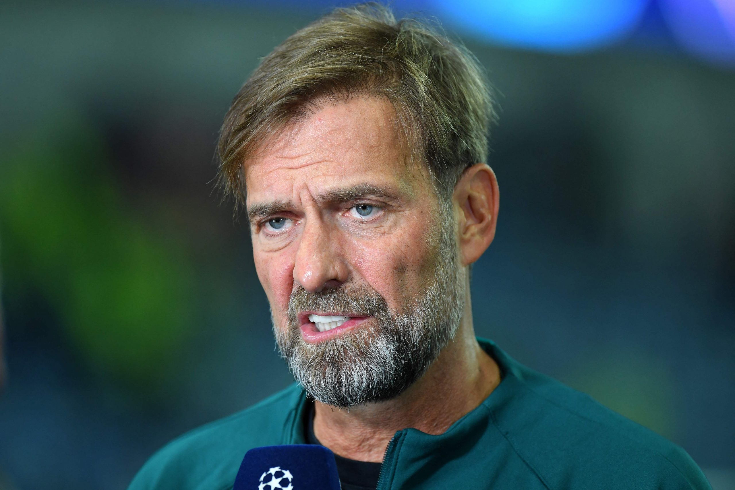 现代经典对决天秤倾斜  升级曼市考验挣扎红军