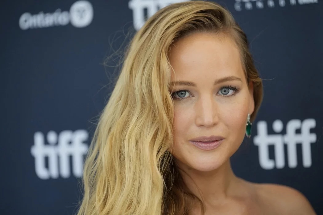 珍妮花罗伦斯认老 自嘲不能再拍超级英雄片