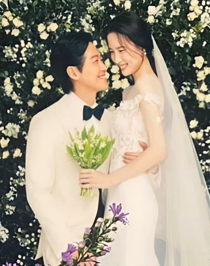 甜吻新娘画面曝光 南宫珉笑得合不拢嘴