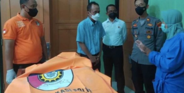 疑过量用药致血管破裂 新婚6天夫妇倒毙客房