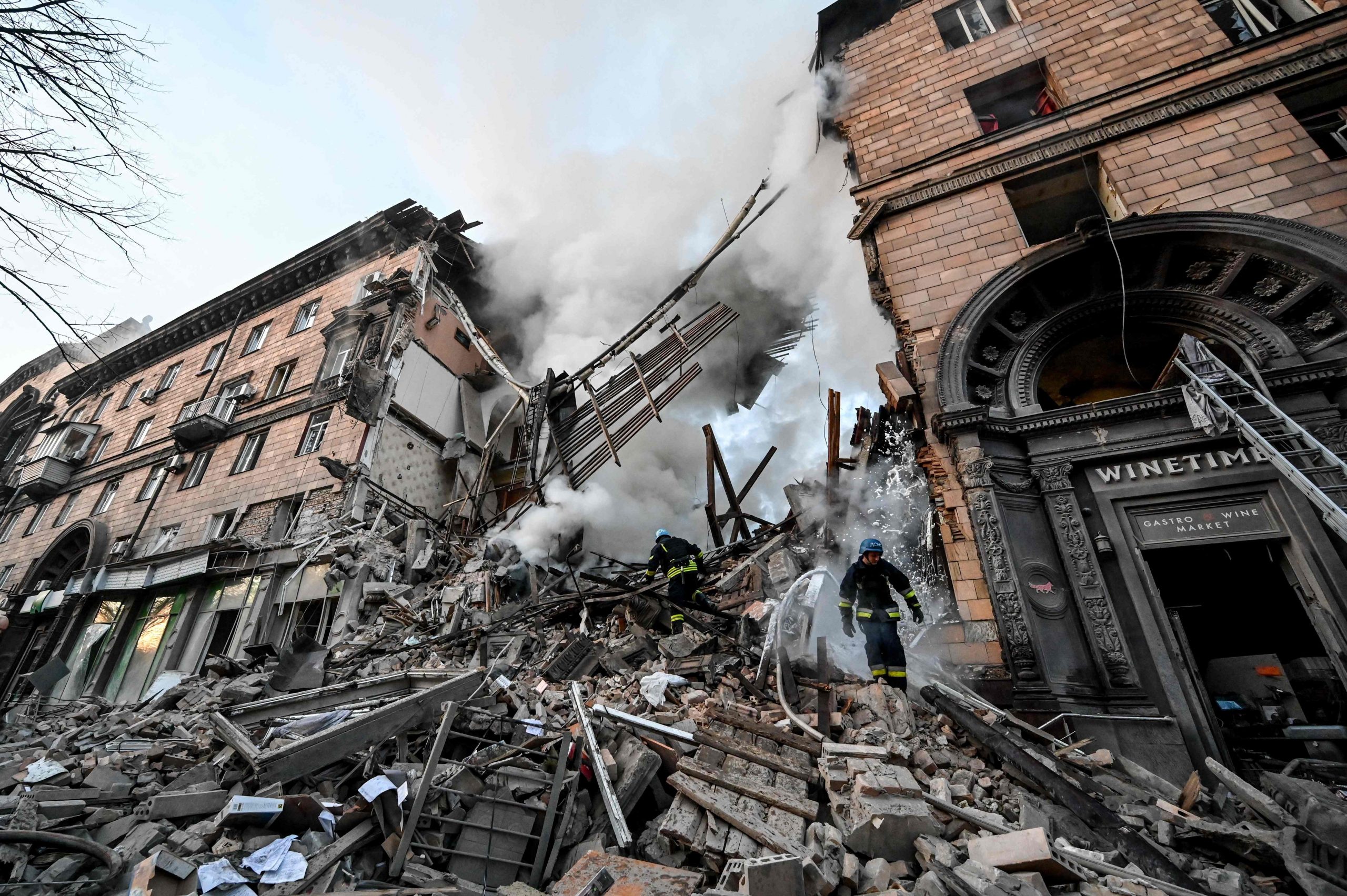 看世界)普汀宣布接管扎波罗热核电站乌军挺进卢甘斯克