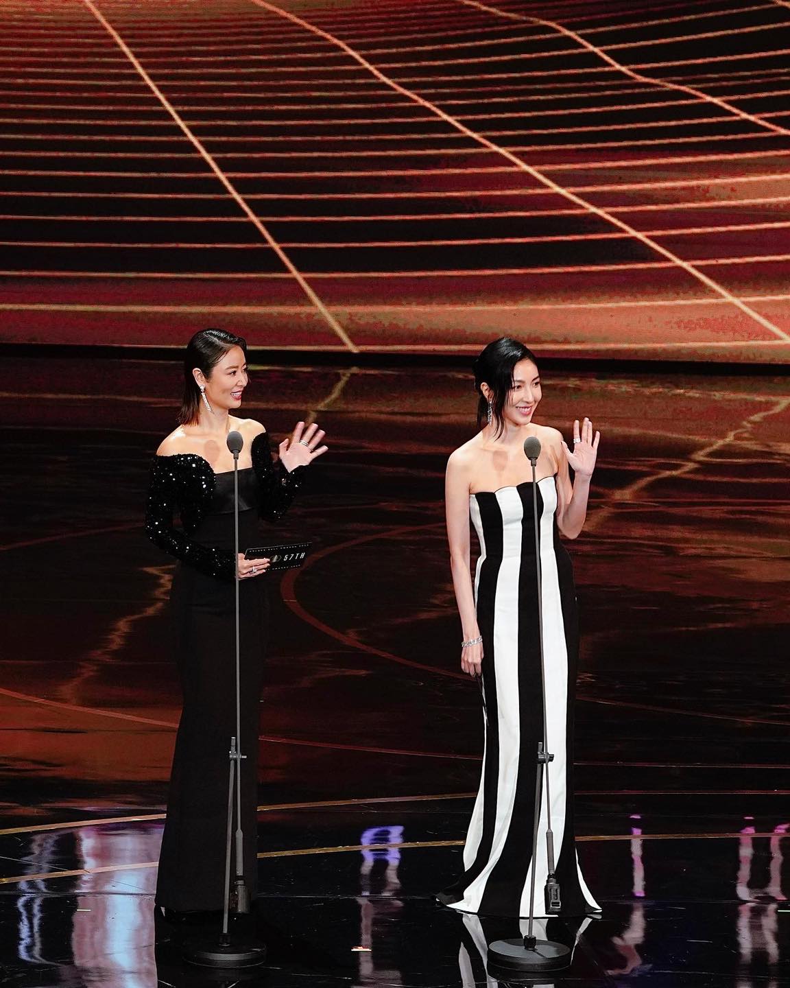 礼服撞衫彰化景点被封“最美灯塔” 杨谨华:欢迎来打卡