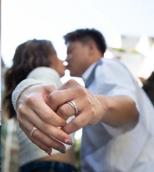  符琼音突晒牵手照 认爱4个月宣布结婚