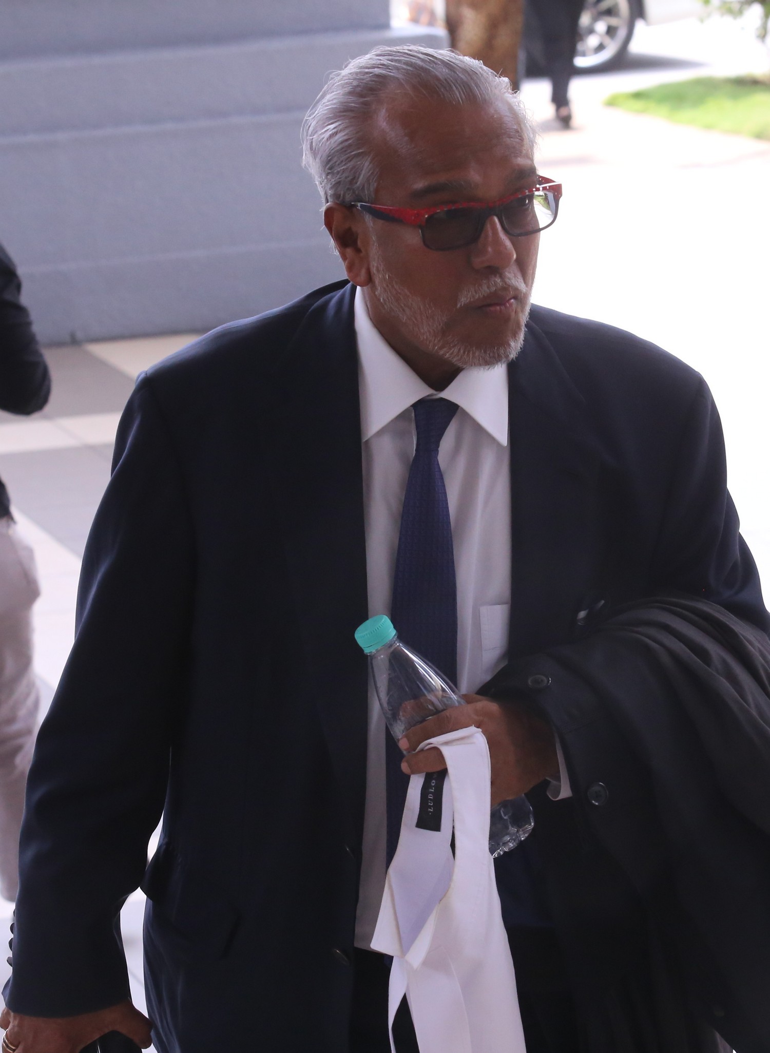 纳吉提出司法检讨准令申请//总检察署:国会已解散,这申请变为没有意义