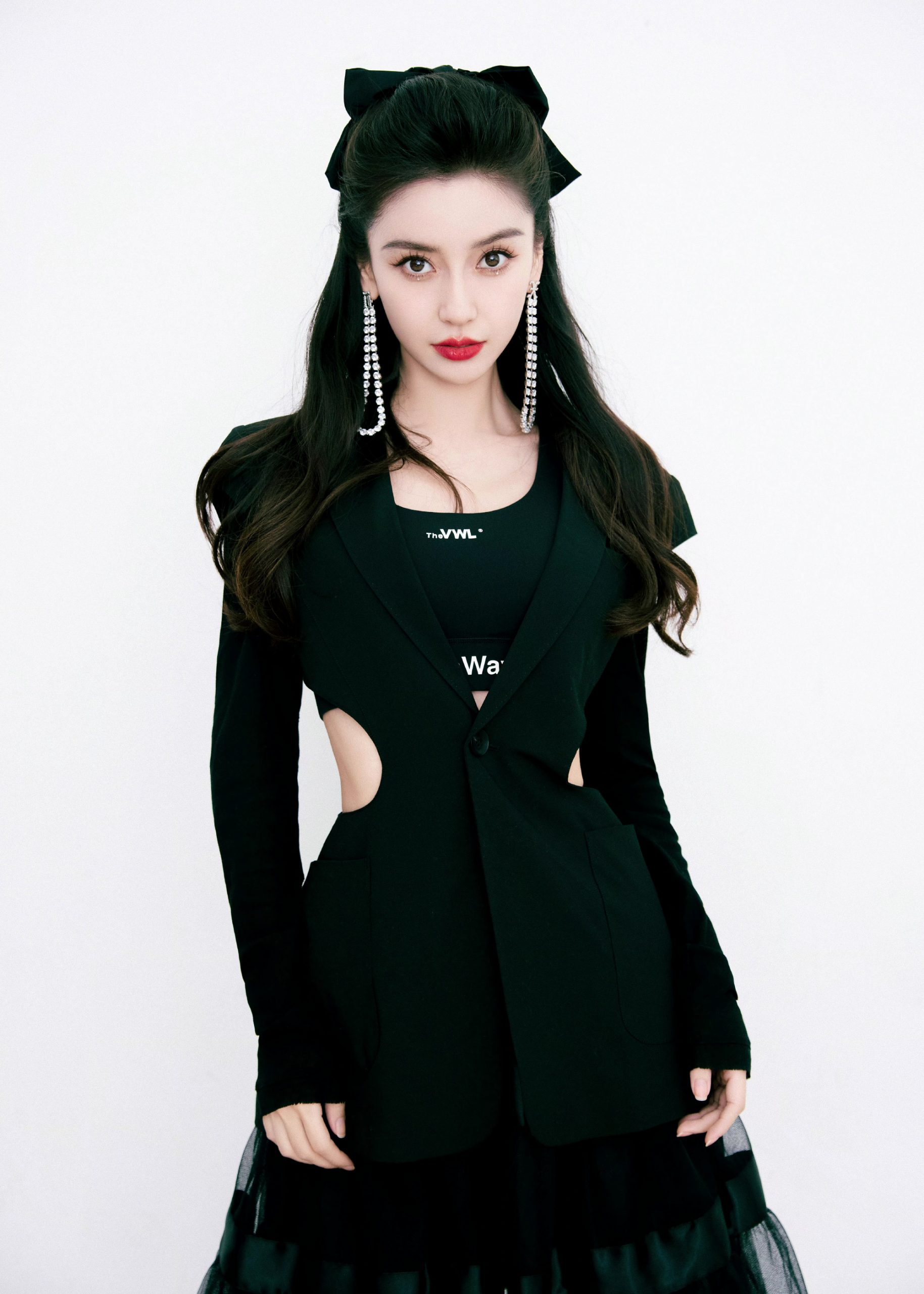 网传2字顶流女星逃税 杨紫躺枪