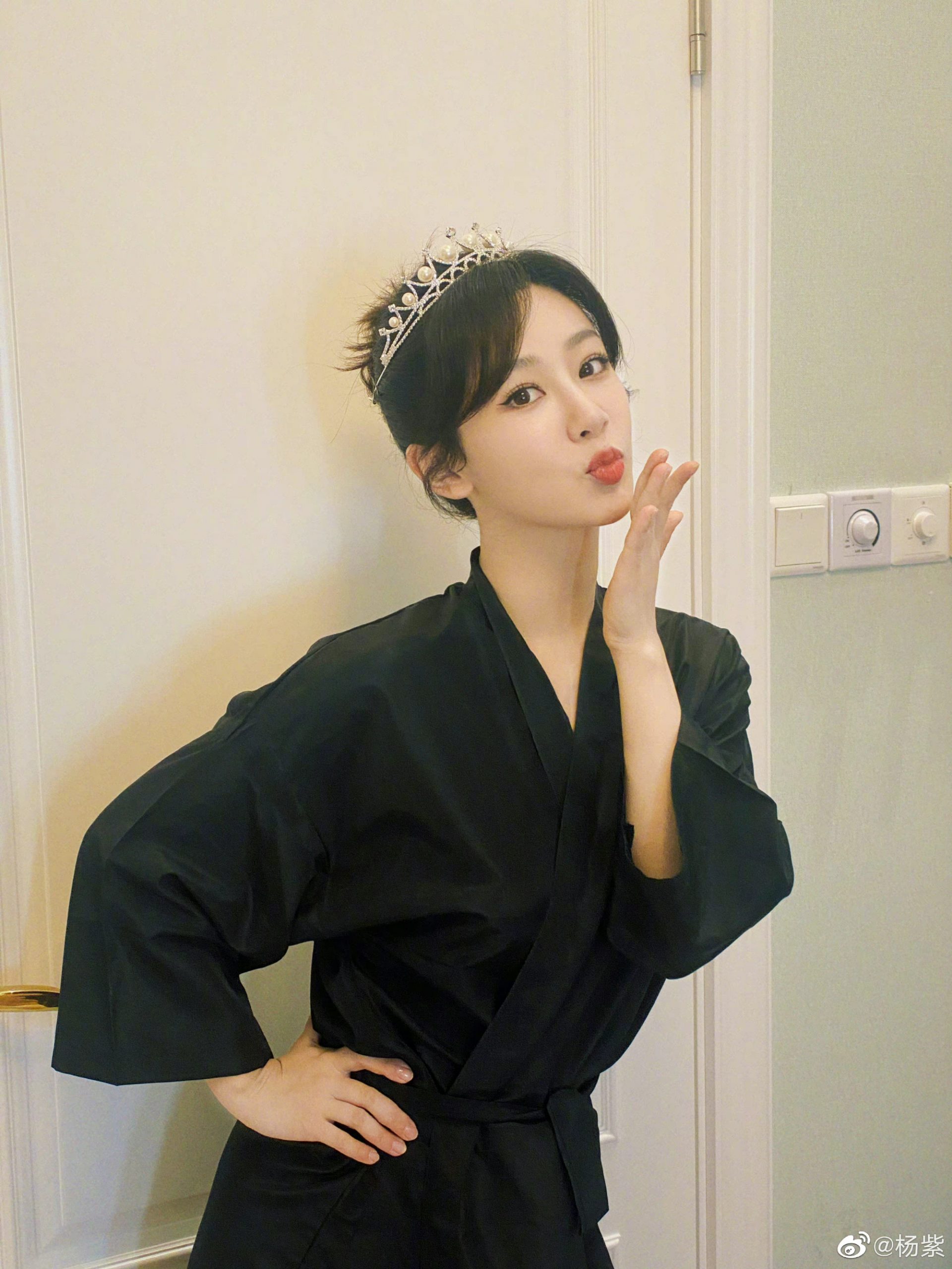 网传2字顶流女星逃税 杨紫躺枪