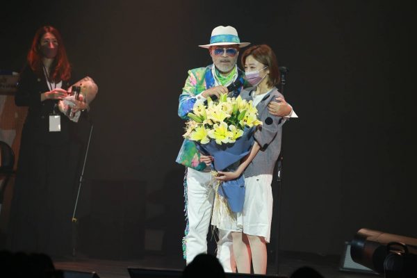 艾成“跨时空对唱”班铁翔　王瞳爆哭：我会为他好好活下去