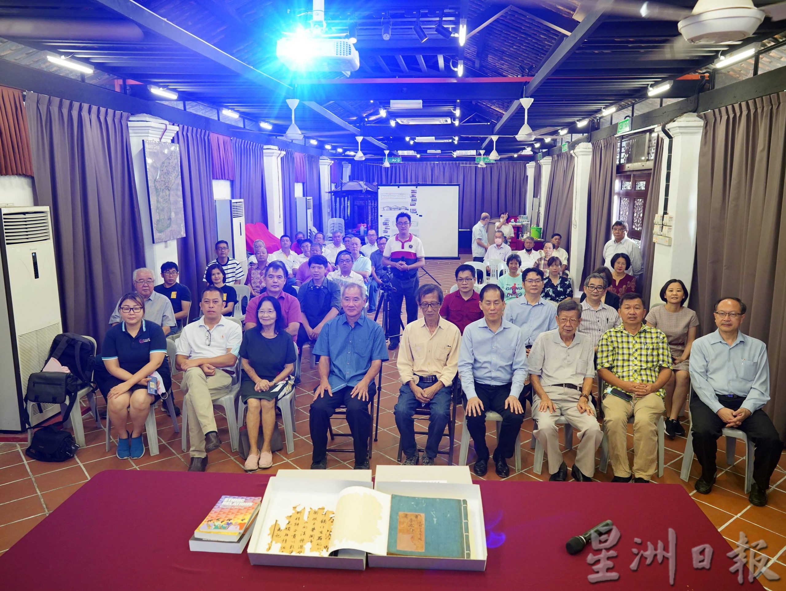 花费6年时间修护超过200年文献，华研图书馆将文献移交回青云亭