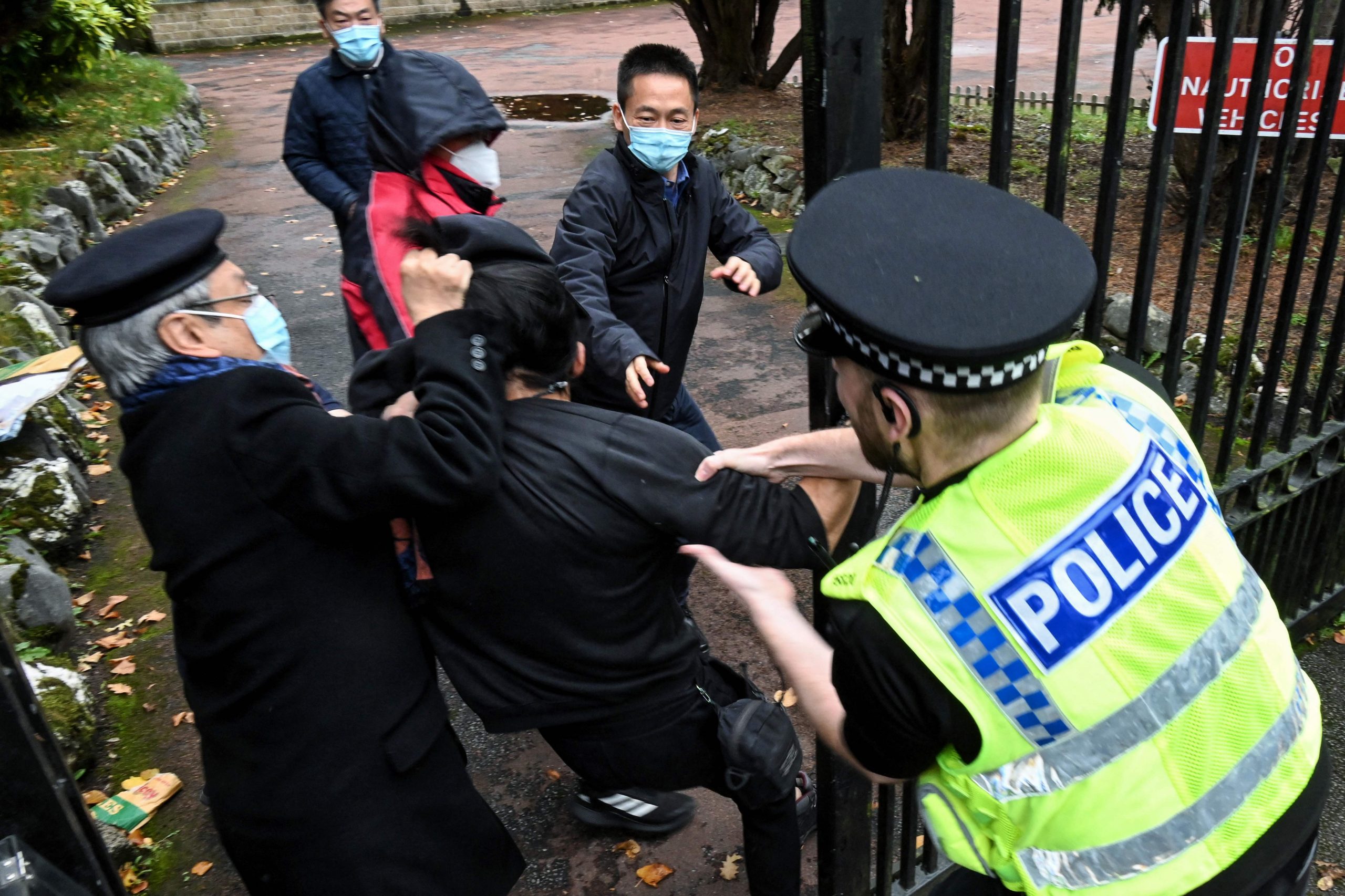 英国就曼彻斯特领事馆殴打事件召见中国驻伦敦代办