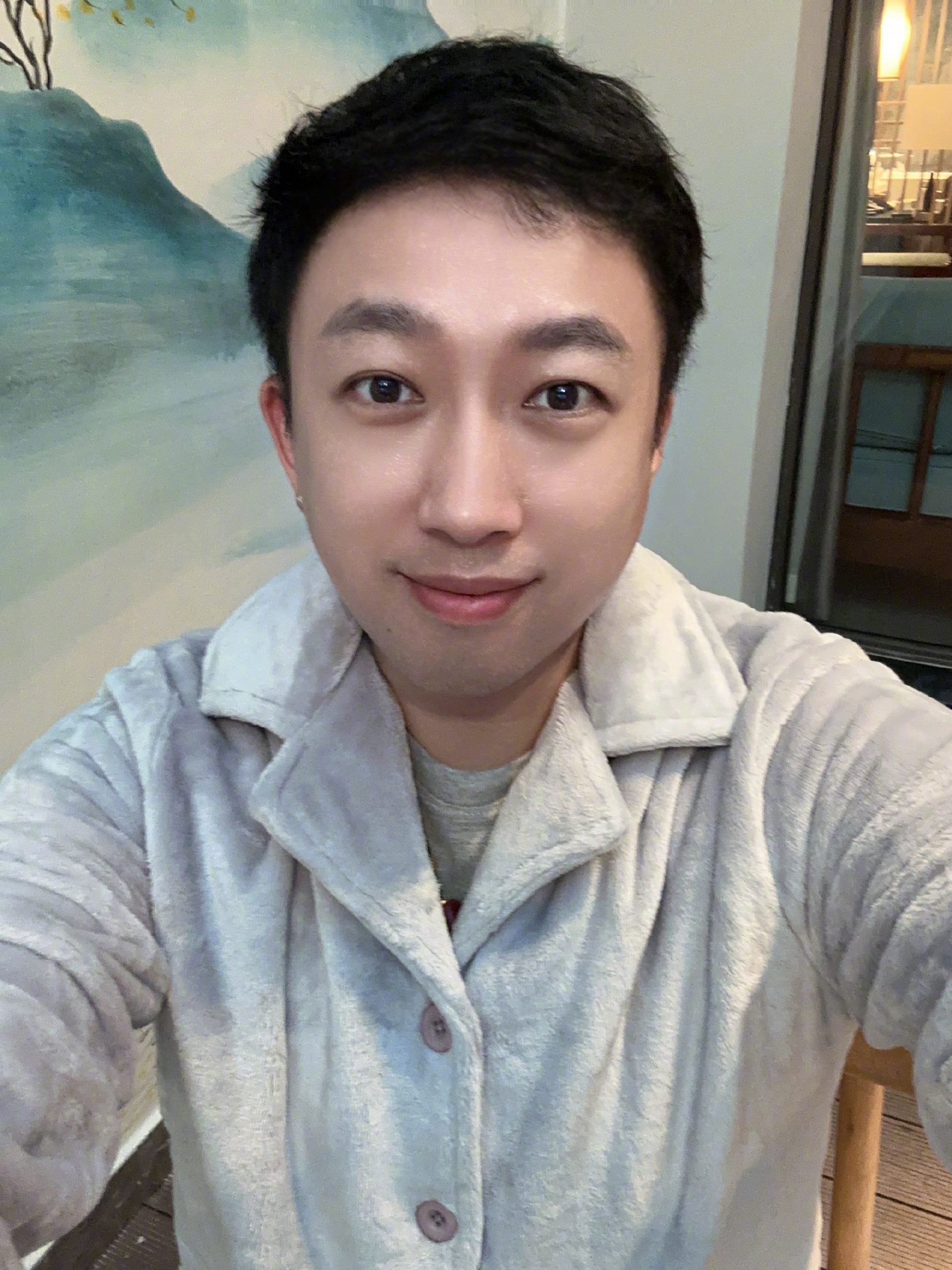 虞书欣素颜像于正？  网因6个字引爆骂战