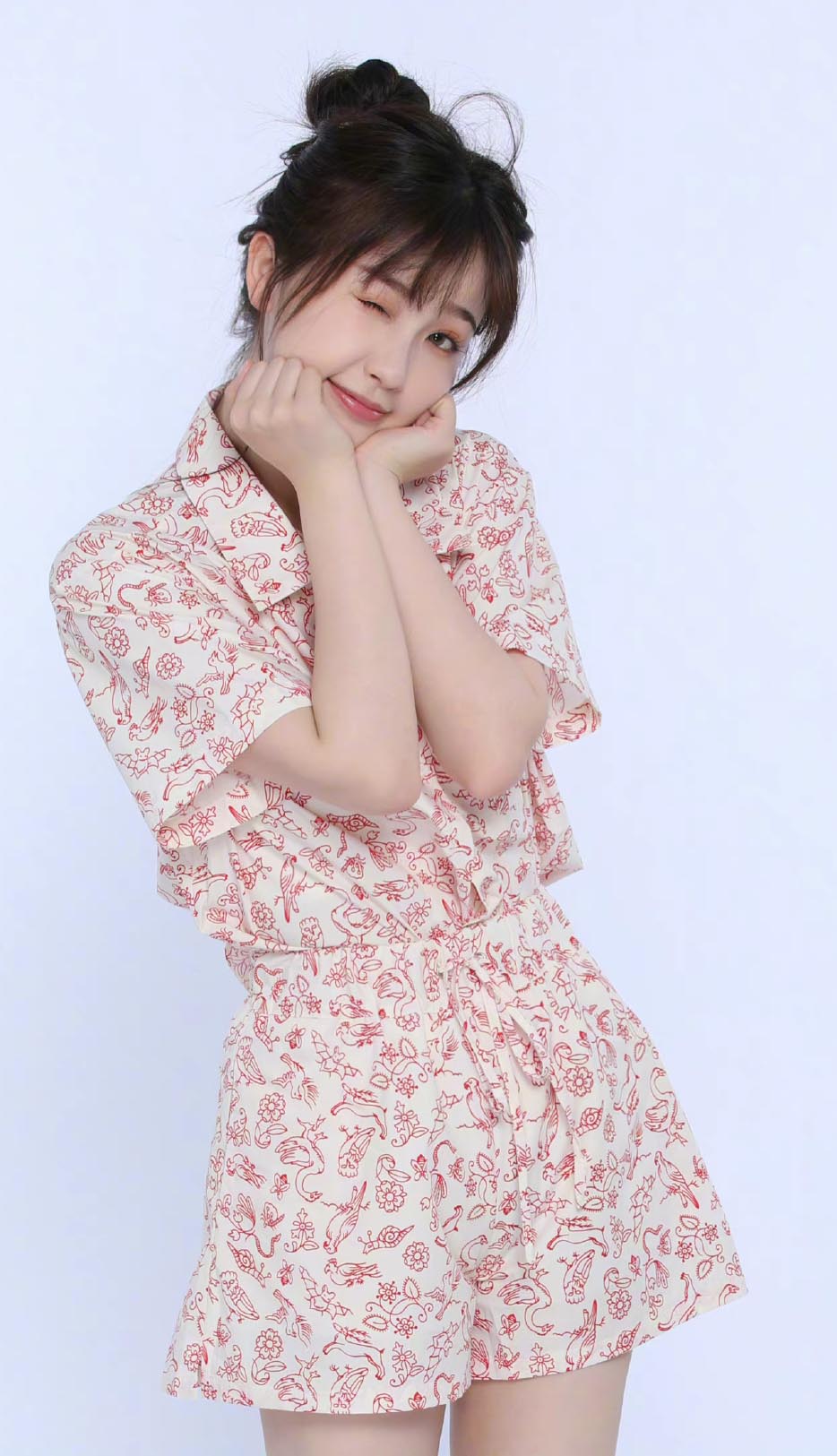 虞书欣素颜像于正？  网因6个字引爆骂战