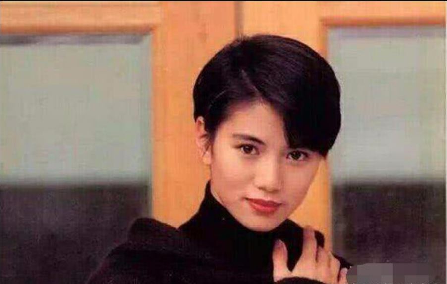 袁咏仪宣布关闭24年影迷会 网猜受“补办婚礼”被骂惨波及